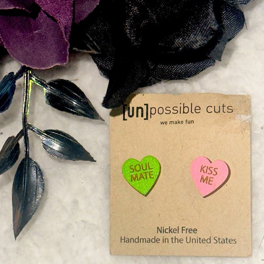 Unpossible Cuts Conversation Heart Stud Earrings Soul Mate Kiss Me Green Pink